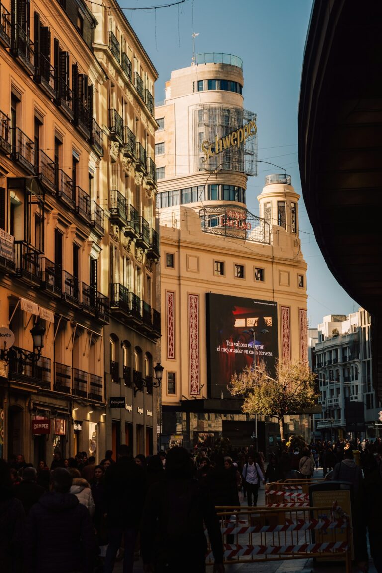 Peatones en una calle del centro de Madrid